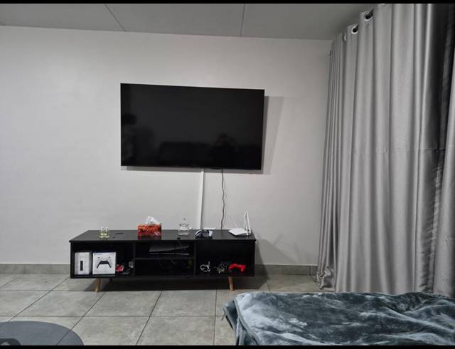 2 BEDROOM APARTMENT FOR SALE IN RASLOUW